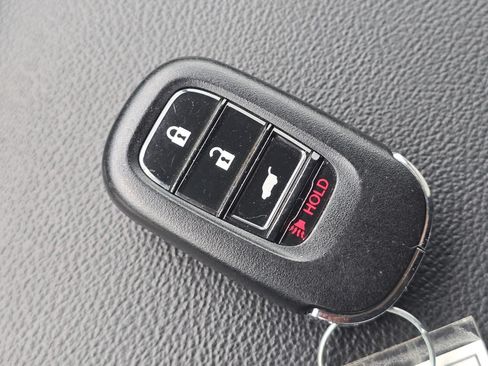 Used 2025 Honda CR-V LX image 32