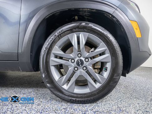 Used 2023 Kia Seltos S w/ Navigation Package AWD/4WD image 43