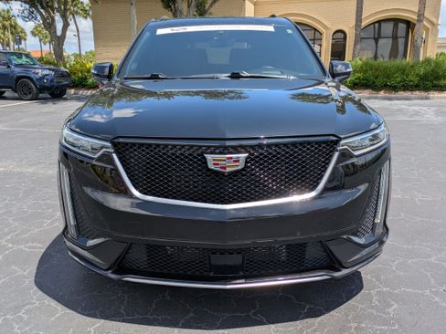 Used 2023 Cadillac XT6 Sport w/ Technology Package AWD/4WD image 8