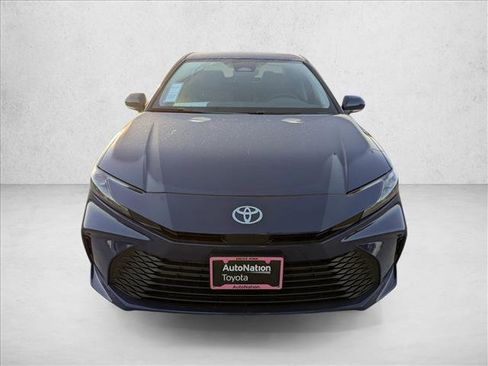 Used 2025 Toyota Camry LE FWD image 6