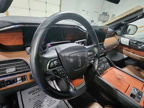 Used 2024 Lincoln Navigator Reserve w/ Equipment Group 201A image 10