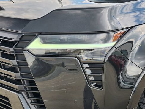 Used 2024 Lexus GX 550 w/ Accessory Package (Z1) AWD/4WD image 9