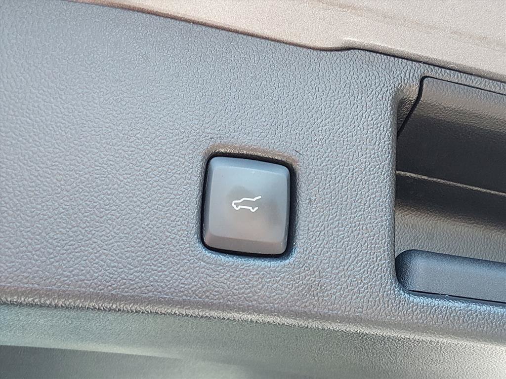 Certified 2023 Ford Escape ST-Line AWD/4WD image 17