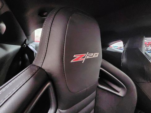 Used 2015 Chevrolet Camaro Z/28 image 32