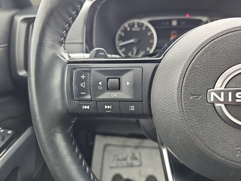 Used 2023 Nissan Pathfinder SL w/ SL Premium Package FWD image 17