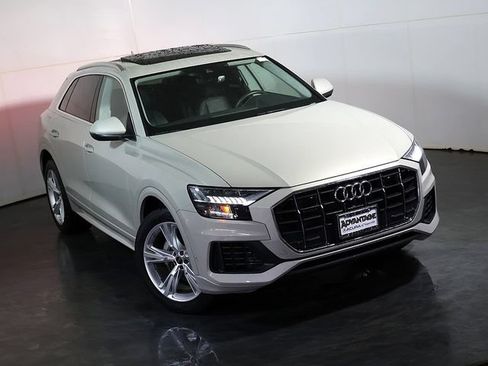 Used 2023 Audi Q8 Premium w/ Convenience Package AWD/4WD image 7