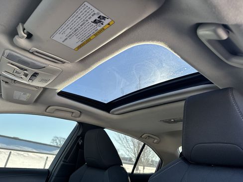 Used 2022 Toyota Corolla LE w/ LE Premium Package image 26