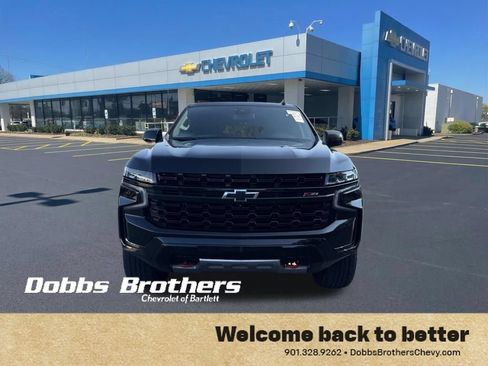 Used 2023 Chevrolet Tahoe Z71 w/ Luxury Package AWD/4WD image 2