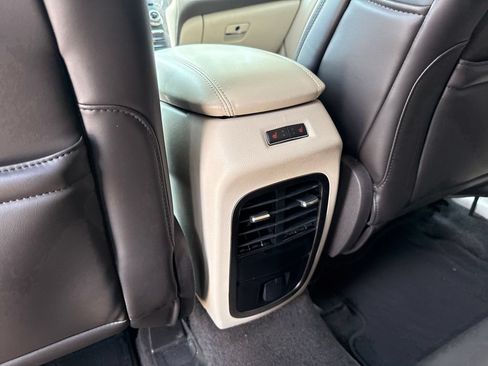 Used 2018 Lincoln MKC Select w/ Select Plus Package FWD image 24