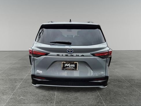 Certified 2023 Toyota Sienna XSE w/ XSE Plus Package AWD/4WD image 6