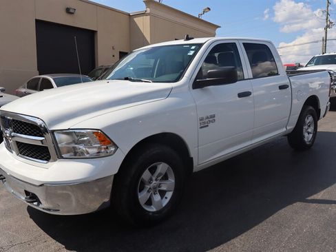 Used 2022 RAM 1500 Classic SLT w/ Electronics Group AWD/4WD image 3