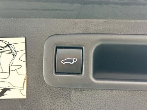 Used 2022 Toyota Highlander Platinum FWD image 43