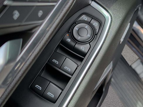 Used 2024 Chevrolet Silverado 1500 LTZ AWD/4WD image 9