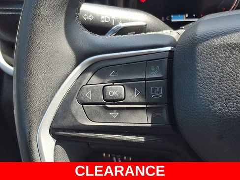 Used 2025 Jeep Grand Cherokee Altitude AWD/4WD image 21