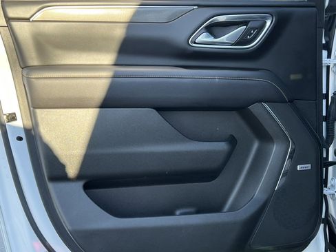 Used 2023 GMC Yukon XL AT4 image 37