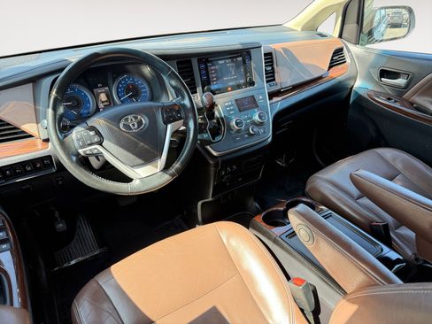 Used 2017 Toyota Sienna Limited Premium AWD/4WD image 15