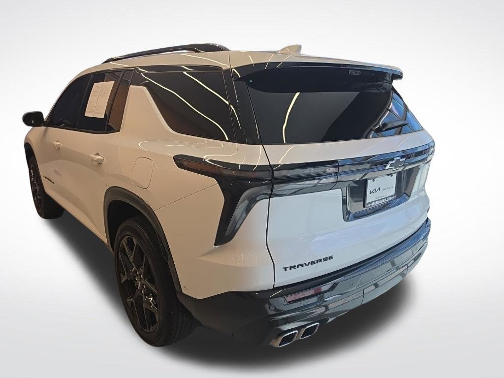 Used 2025 Chevrolet Traverse RS w/ LPO, Floor Liner Package FWD image 10
