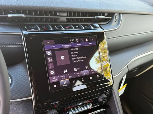 New 2026 Jeep Grand Cherokee Laredo RWD image 12