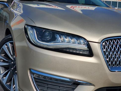 Used 2017 Lincoln MKZ Reserve FWD image 6