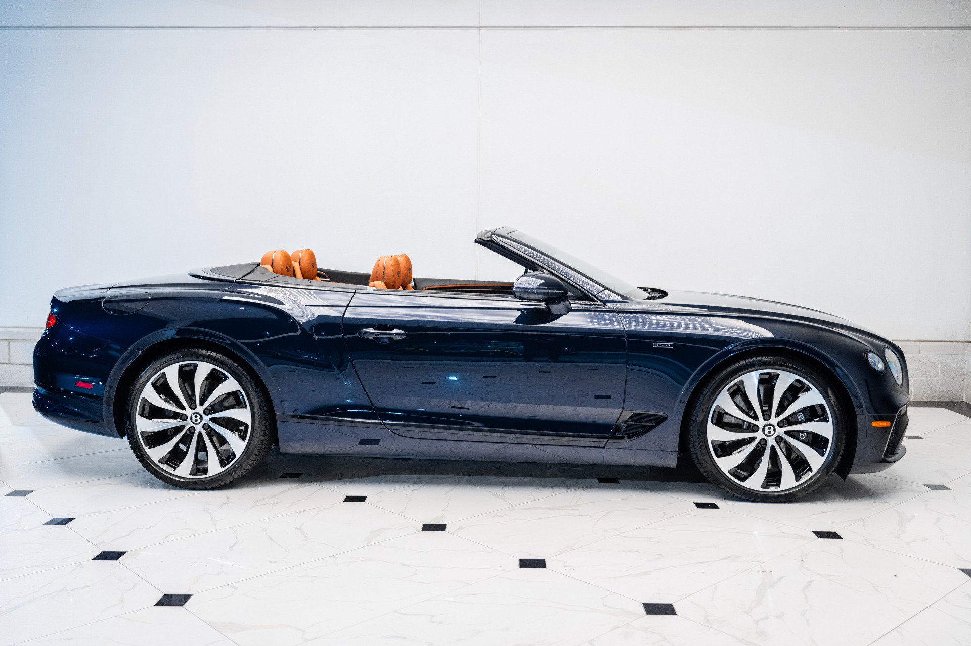 Used 2024 Bentley Continental GT V8 AWD/4WD image 6