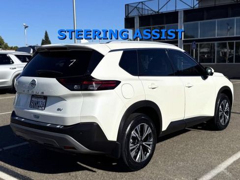 Used 2021 Nissan Rogue SV w/ Premium Package FWD image 5