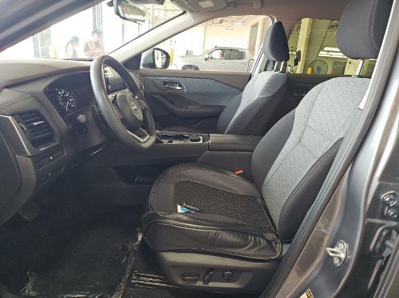 Used 2023 Nissan Rogue SV AWD/4WD image 6