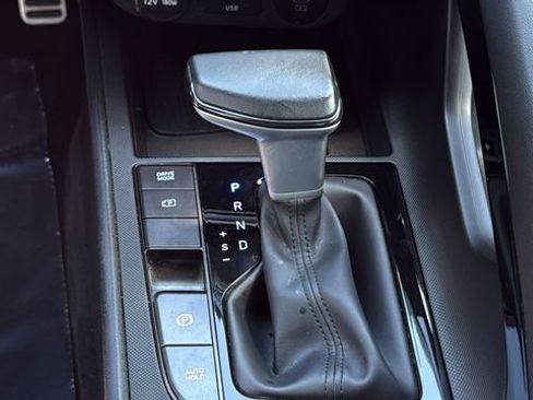 Used 2025 Hyundai Elantra SEL FWD image 24