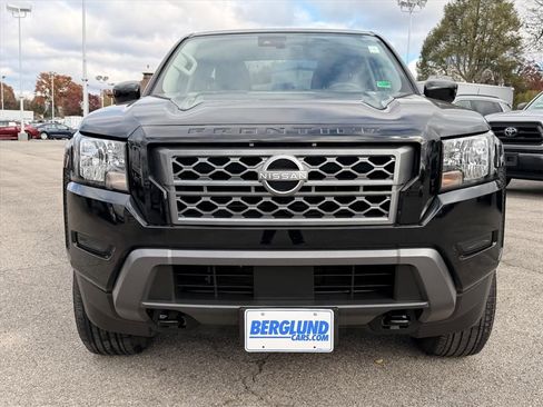 Used 2023 Nissan Frontier SV image 11