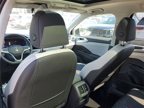 New 2025 Volkswagen Taos SE image 11