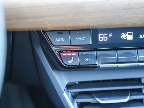 Used 2023 Audi e-tron GT Premium Plus AWD/4WD image 27