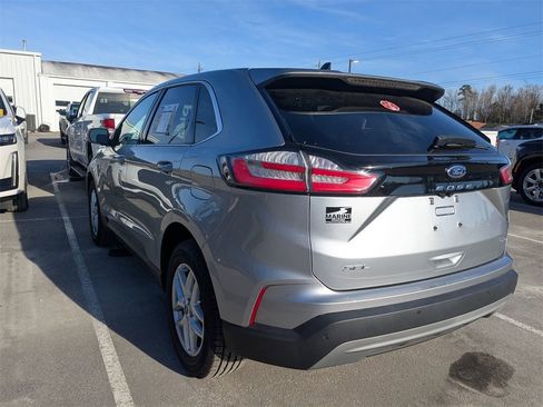 Used 2022 Ford Edge SEL image 6