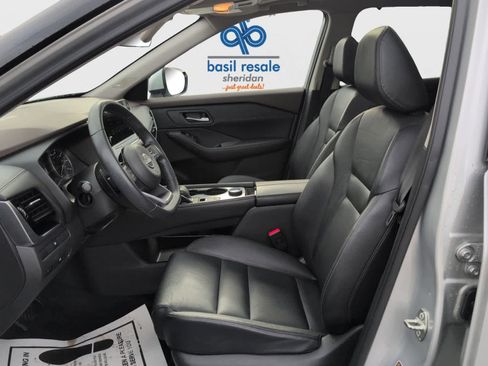 Used 2023 Nissan Rogue SL w/ SL Premium Package image 10