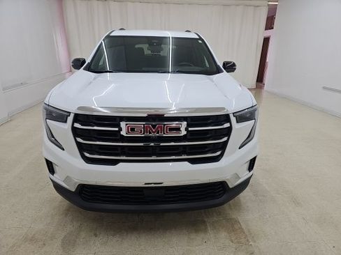 Used 2025 GMC Acadia Elevation FWD image 2