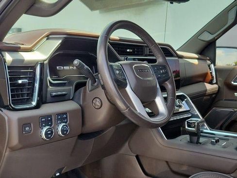 Used 2023 GMC Sierra 1500 Denali w/ Denali Reserve Package AWD/4WD image 11
