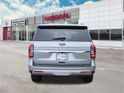 Used 2023 Ford Expedition Limited image 5