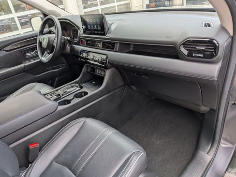 Certified 2025 Honda Pilot Elite image 34
