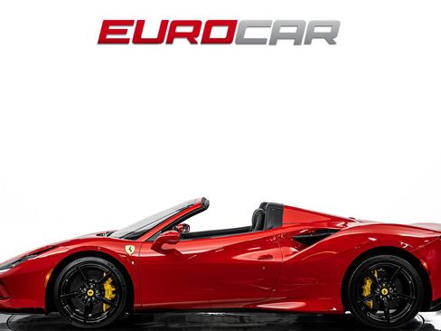 Used 2021 Ferrari F8 Tributo RWD image 2