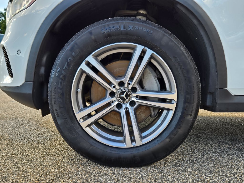 Used 2021 Mercedes-Benz GLC 300 4MATIC image 10