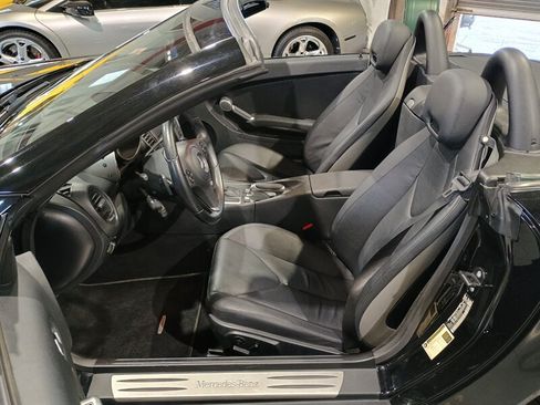 Used 2011 Mercedes-Benz SLK 300 image 16