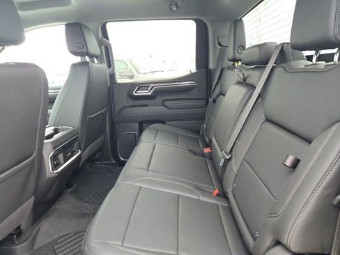 Used 2022 Chevrolet Silverado 1500 LTZ AWD/4WD image 40