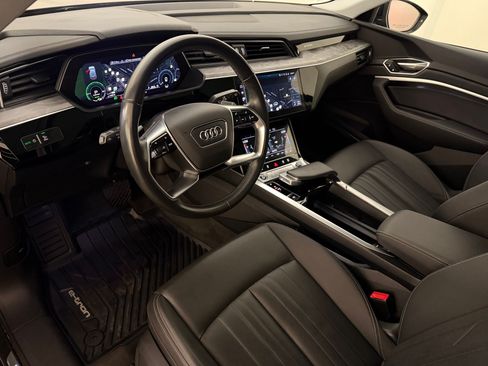 Used 2024 Audi Q8 e-tron Premium Plus w/ Premium Plus Package AWD/4WD image 4