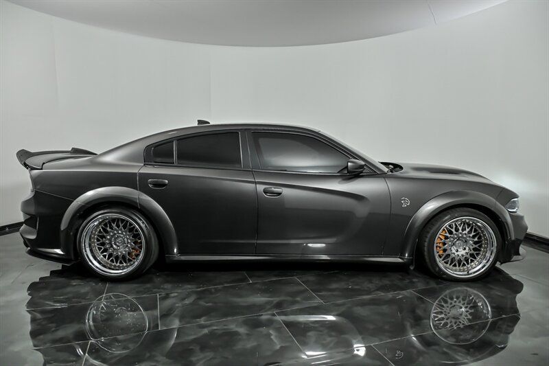 Used 2022 Dodge Charger SRT Hellcat w/ Carbon/Suede Interior Package RWD image 10