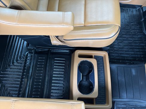 Used 2024 Lincoln Aviator Black Label AWD/4WD image 9