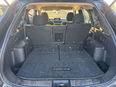 Used 2022 Mitsubishi Outlander ES image 28