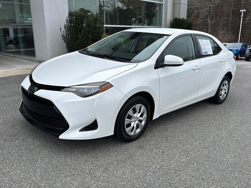 Used 2017 Toyota Corolla LE image 1