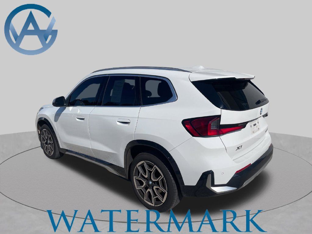 Used 2024 BMW X1 xDrive28i w/ Convenience Package AWD/4WD image 3
