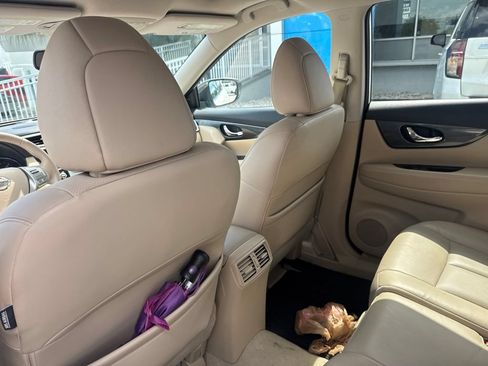 Used 2015 Nissan Rogue SL w/ SL Premium Package FWD image 11
