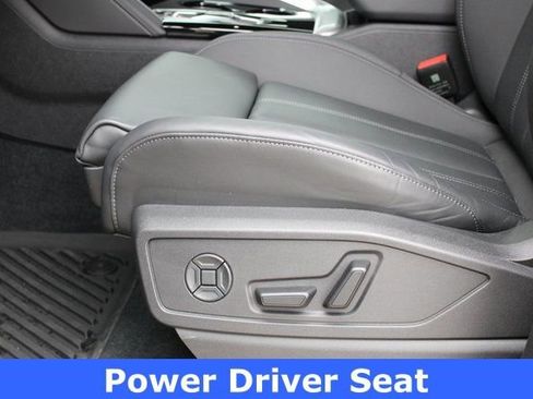 Used 2025 Audi Q5 Prestige image 3