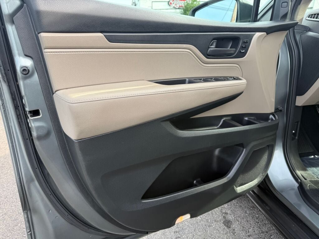 Used 2018 Honda Odyssey EX-L image 9