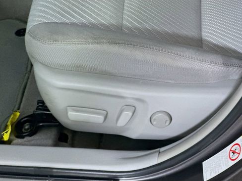 Used 2015 Toyota Camry LE image 21